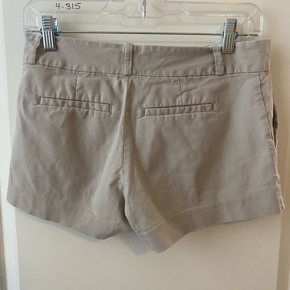 Khaki Banana Republic shorts size 0 - Picture 2 of 2